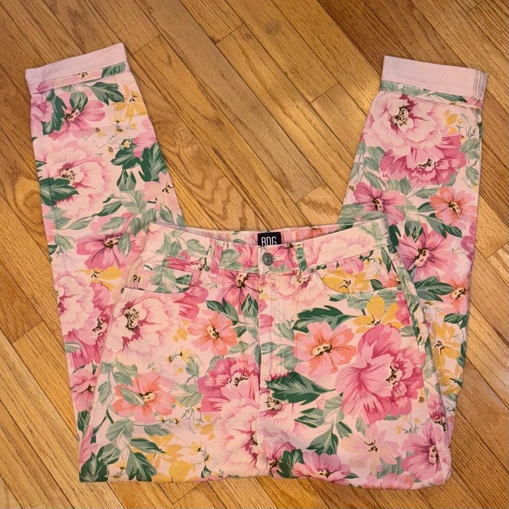 Pink Floral BDG Urban Outfitters Sz 28 Cottagecore Mom Jeans Country Denim Retro